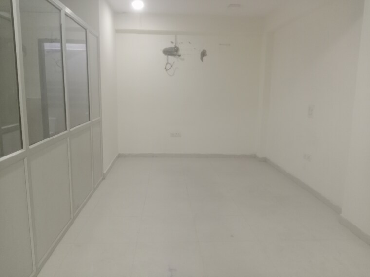Room, okhla industrial estate phase 1 Commercial Office Space 800 Sq.Ft. In Okhla Industrial Estate Phase 1 Delhi 10441072