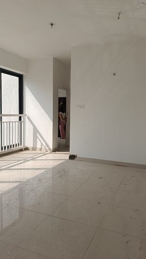 2 BHK Apartment For Rent in JP Decks, Goregaon East