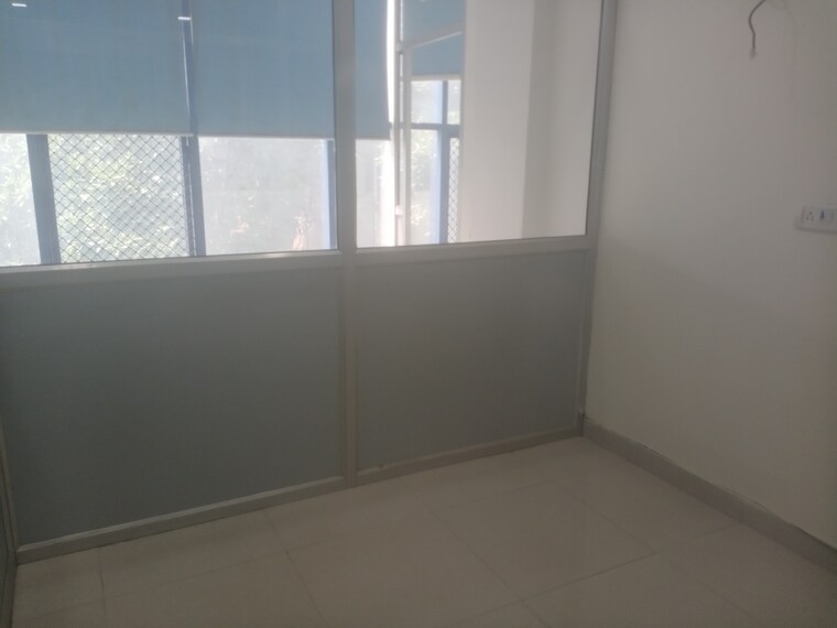 Room, okhla industrial estate phase 1 Commercial Office Space 800 Sq.Ft. In Okhla Industrial Estate Phase 1 Delhi 10441072