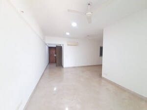 Room in 2 BHK Apartment at JP Decks, Goregaon East – for Rent