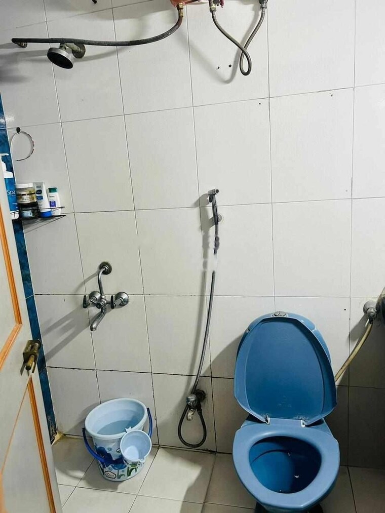 Bathroom, kunal-iconia 2 Bedroom 800 Sq.Ft. Apartment In Mamurdi Pune 10441074