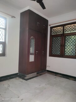 2.5 BHK + Store Room Builder Floor For Rent in Sector 56