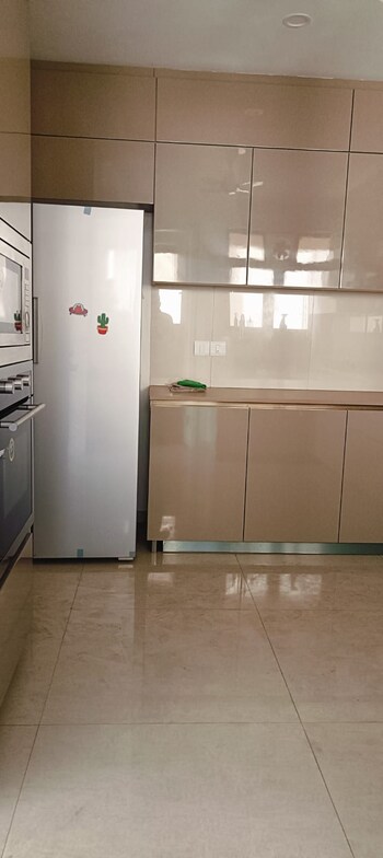 Hiranandani Eagleridge Wing B