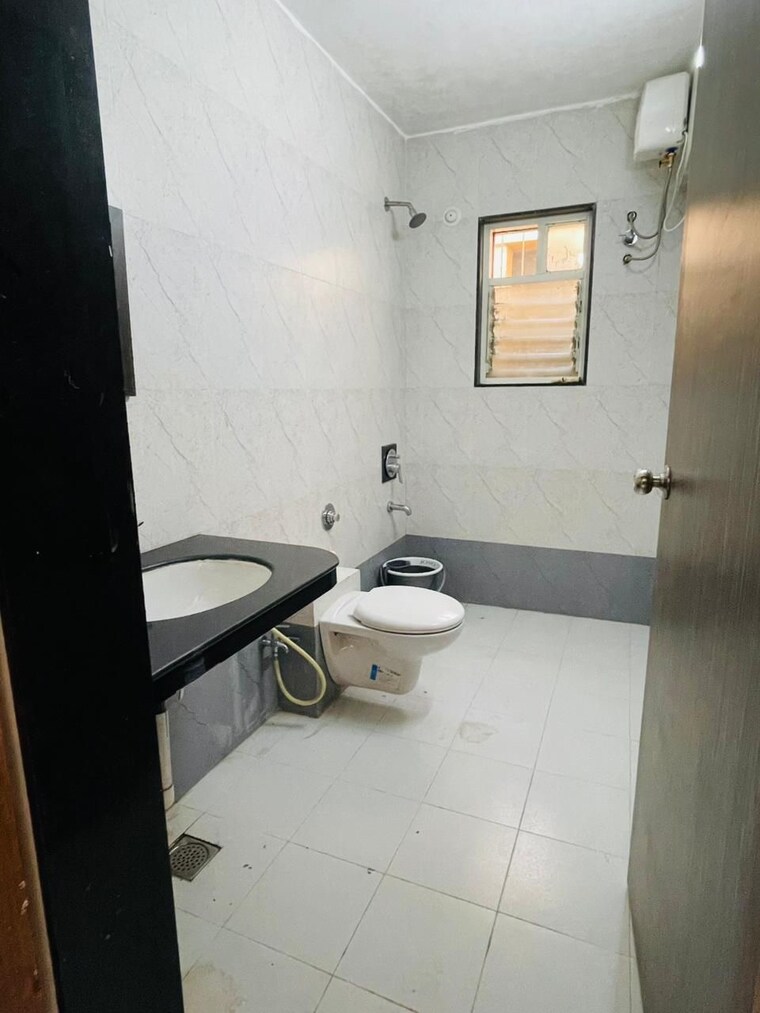 Bathroom, swami-residency 3 Bedroom 1500 Sq.Ft. Apartment In Bavdhan Pune 10442637
