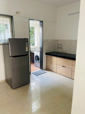 Room in 3 BHK Apartment at Swami Residency, Bavdhan – for Rent