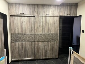 Furnished Amenities in 3 BHK Apartment at Lalani Grandeur, Goregaon East – for Rent