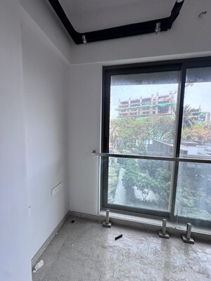 2 BHK Apartment For Rent in Ruparel Ariana, Parel