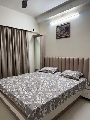 2 BHK Apartment For Rent in Kores Nakshatra, Vartak Nagar