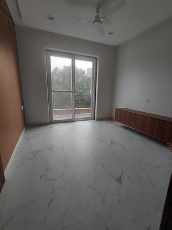 3 BHK Flat for Sale in Janakpuri, Delhi