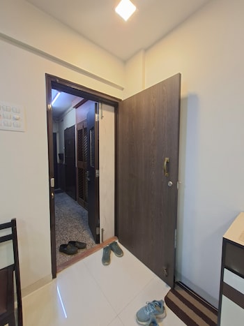 1 BHK Flat for Rent in Ic Colony, Mumbai