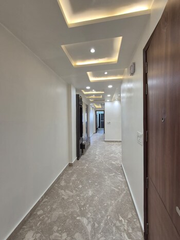 2 BHK Builder Floor for Rent in Ramesh Nagar, Delhi