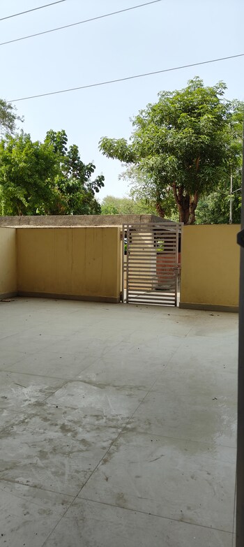 3 BHK Flat for Sale in Vasant Kunj, Delhi