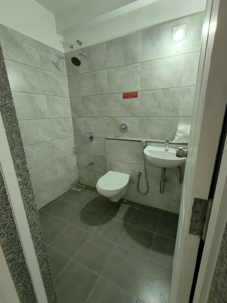 Bathroom, goyal-orchid-valley 3 Bedroom 1440 Sq.Ft. Apartment In Shela Ahmedabad 10453116