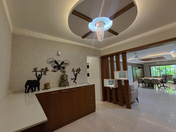 4 BHK Flat for Rent in High Grounds, Bangalore