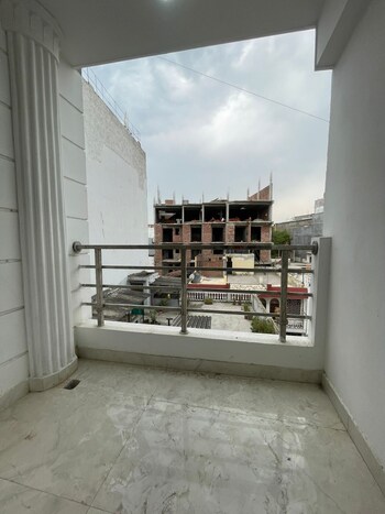 2 BHK Builder Floor for Rent in Chattarpur, Delhi
