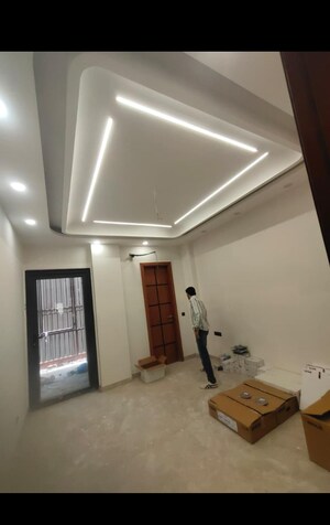 Room in 3 BHK Builder Floor at Sector 41 – for Rent