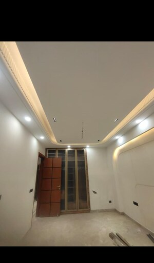 Building Lobby in 3 BHK Builder Floor at Sector 41 – for Rent