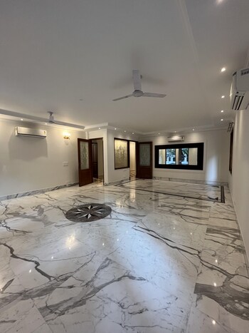 4 BHK Builder Floor for Rent in Panchsheel Park, Delhi