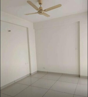 Room in 3 BHK Apartment at Allwin El Spazia, Sanauli – for Rent