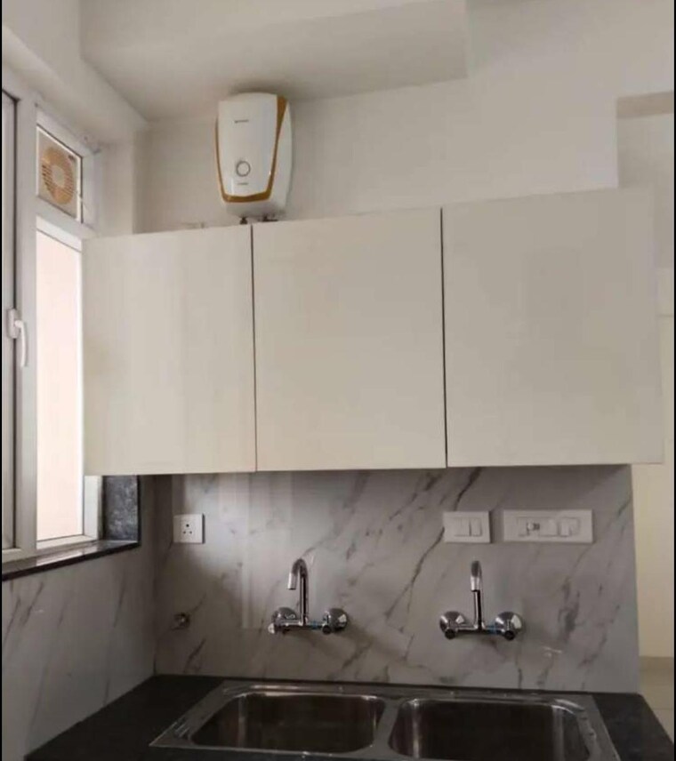 Bathroom, allwin-el-spazia 3 Bedroom 1600 Sq.Ft. Apartment In Sanauli Zirakpur 10459671