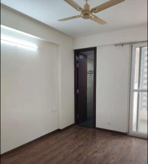 Room in 3 BHK Apartment at Allwin El Spazia, Sanauli – for Rent