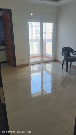 Room in 3 BHK Apartment at Samridhi Luxuriya Avenue, Sector 150 – for Rent