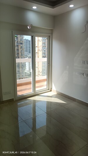 Room in 3 BHK Apartment at Samridhi Luxuriya Avenue, Sector 150 – for Rent