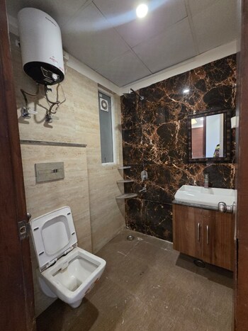 3 BHK Builder Floor for Rent in Sector 57, Gurgaon