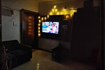 Arunaren Residency
