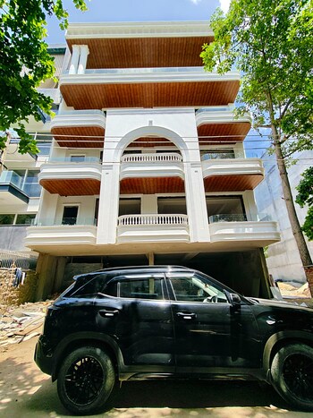 3 BHK Builder Floor for Sale in Sushant Lok I, Gurgaon