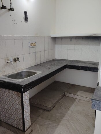 1 RK House for Rent in Sector 14, Faridabad