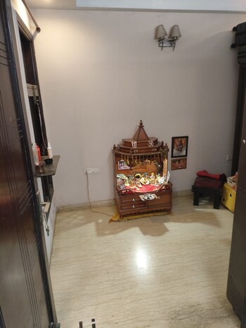 2 BHK Flat for Rent in Ip Extension, Delhi