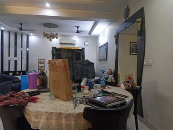 Villa for Sale in Sector 25, Noida