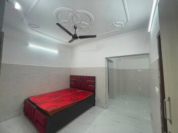 2 BHK House for Rent in Sector 19, Noida