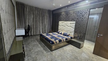 4 BHK Penthouse for Sale in Vesu, Surat