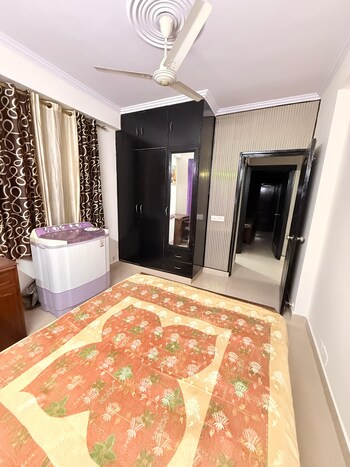 1 BHK Flat for Rent in Sainik Farm, Delhi