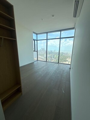 Room in 4 BHK Apartment at Mahalaxmi Racecourse – for Rent