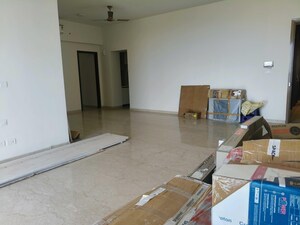 Team Area in 4 BHK Apartment at Mahalaxmi Racecourse – for Rent