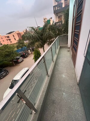 Balcony in 1 BHK Builder Floor at Sector 9a – for Rent