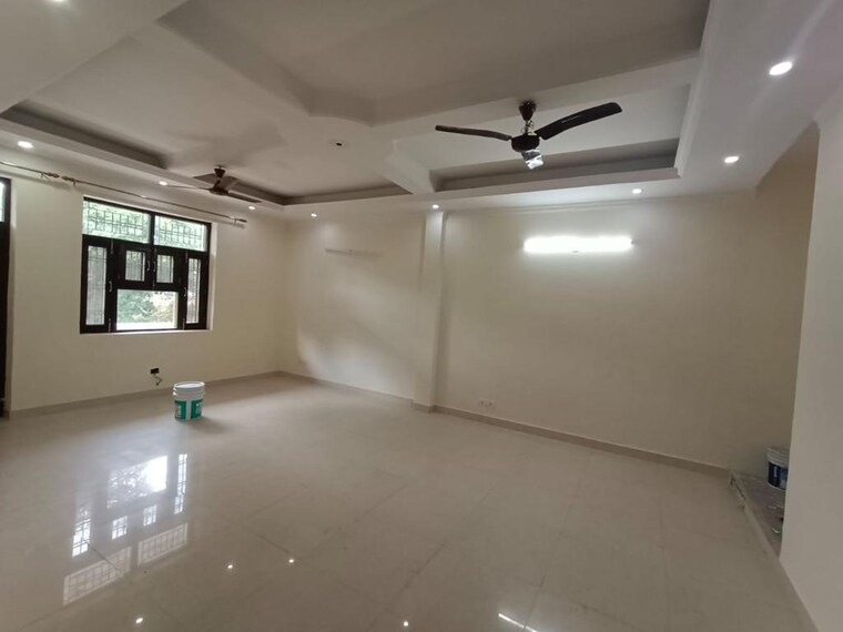 Room, jawahar nagar 2 Bedroom 100 Sq.Yd. Builder Floor In Jawahar Nagar Delhi 10486493