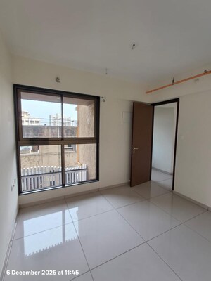 Room in 1 BHK Apartment at Chandak 34 Park Estate, Goregaon West – for Rent