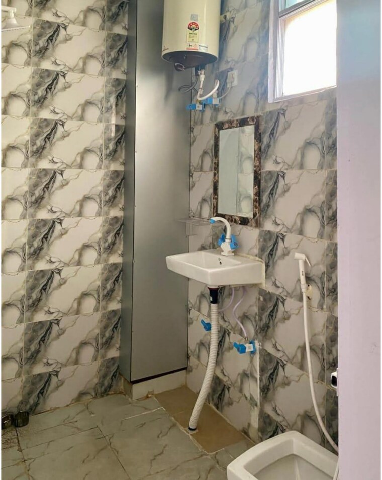 Bathroom, sector 22 2 Bedroom 116 Sq.Mt. Independent House In Sector 22 Noida 10487606