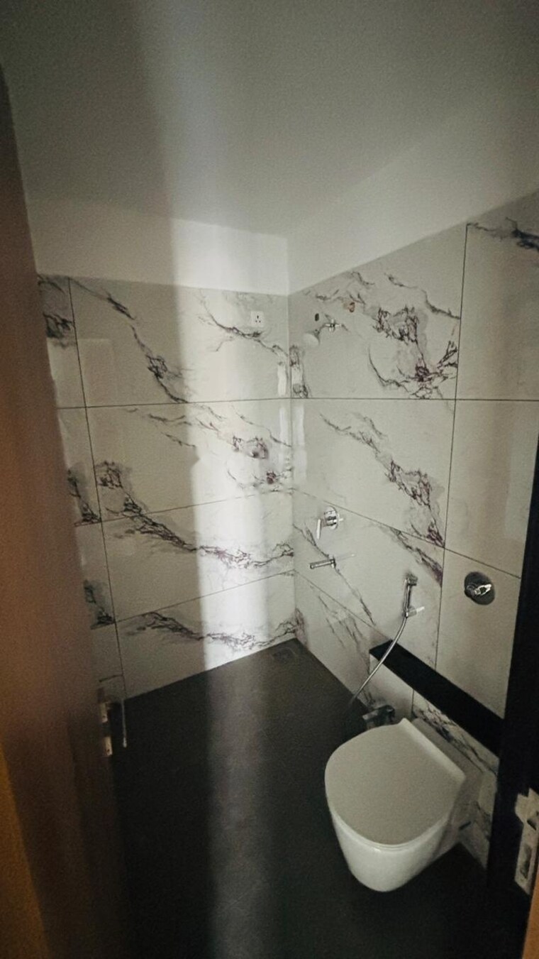 Bathroom, majestique-signature-towers 3 Bedroom 1651 Sq.Ft. Apartment In Balewadi Pune 10487608