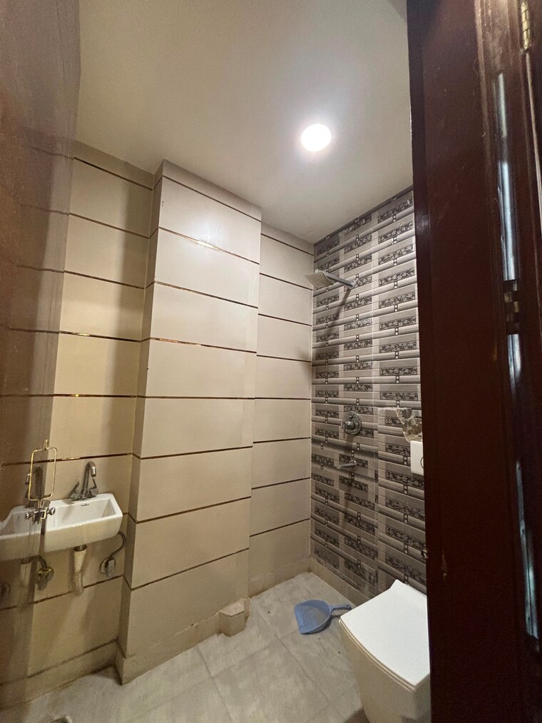 Bathroom, nawada 2 Bedroom 540 Sq.Ft. Builder Floor In Nawada Delhi 10487589