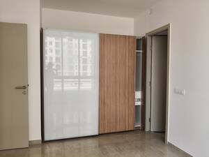 Room in 1 BHK Apartment at Thane West – for Rent