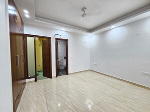 Room in 3 BHK Builder Floor at Chattarpur – for Rent