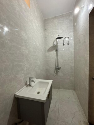 Bathroom in 4 BHK Independent House at JakhaN-Rajpur Road – for Sale