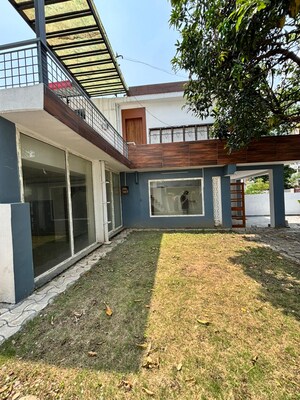 4 BHK Independent House For Sale in JakhaN-Rajpur Road