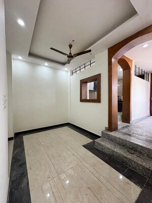 Bedroom in 4 BHK Independent House at JakhaN-Rajpur Road – for Sale