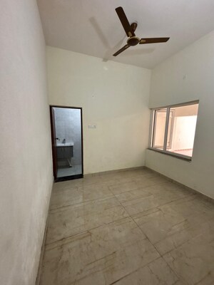 Room in 4 BHK Independent House at JakhaN-Rajpur Road – for Sale